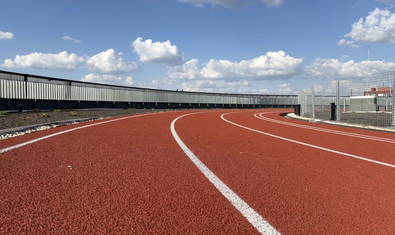 Na střeše Horácké arény se otevírá běžecký ovál